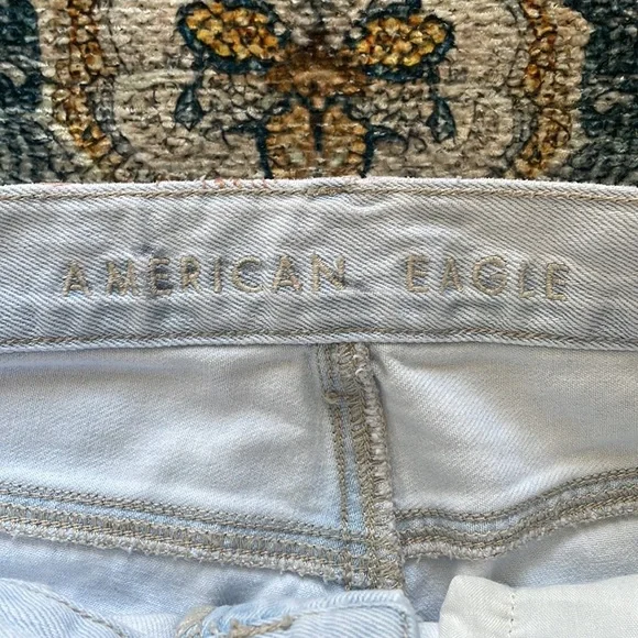 American Eagle Outfitters Embroidered High Rise โMomโJean Shorts - Picture 6 of 8